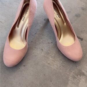 comfort plus by Predictions Blush Pink Suede Mid Heel Pumps